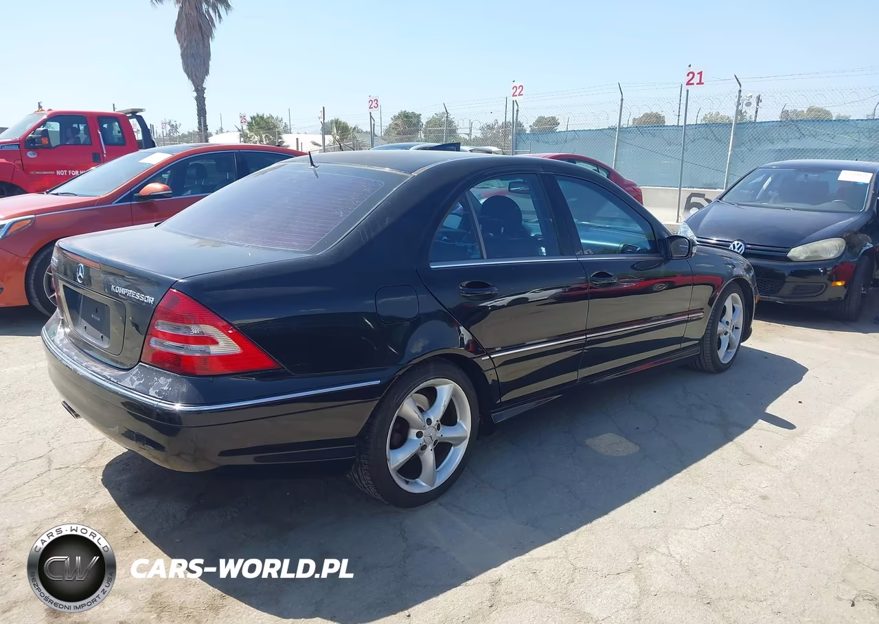 2005 Mercedes-Benz C 230 Kompressor Sport VIN:WDBRF40J65A728797 - 4
