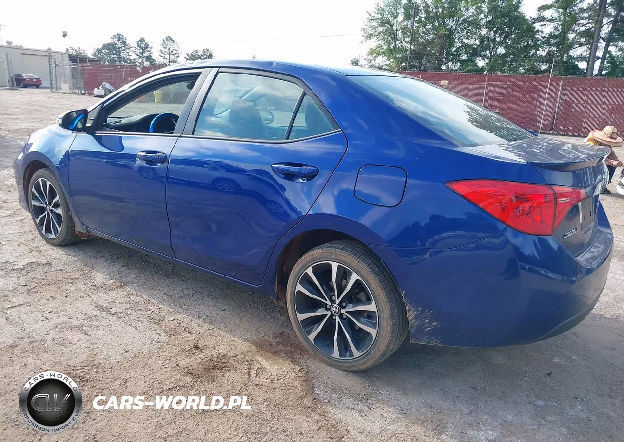 2017 Toyota Corolla Se VIN:5YFBURHE7HP643111 - 3