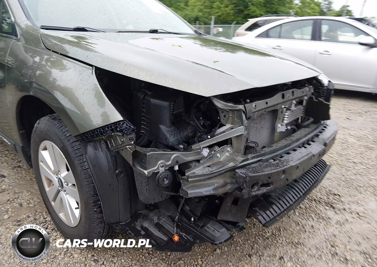 2018 Subaru Outback 2.5I Premium VIN:4S4BSACC4J3240257 - 18