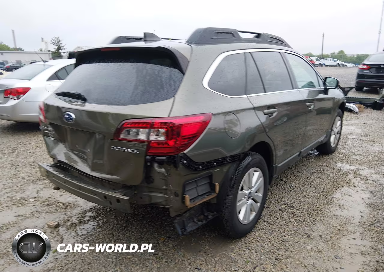 2018 Subaru Outback 2.5I Premium VIN:4S4BSACC4J3240257 - 4