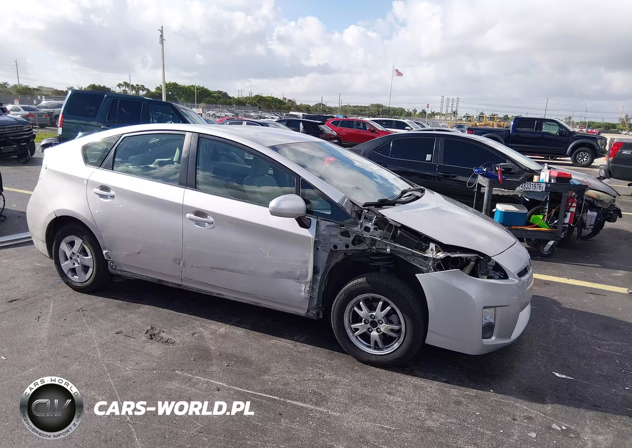 2011 Toyota Prius Two – zdjęcie 1 z 17