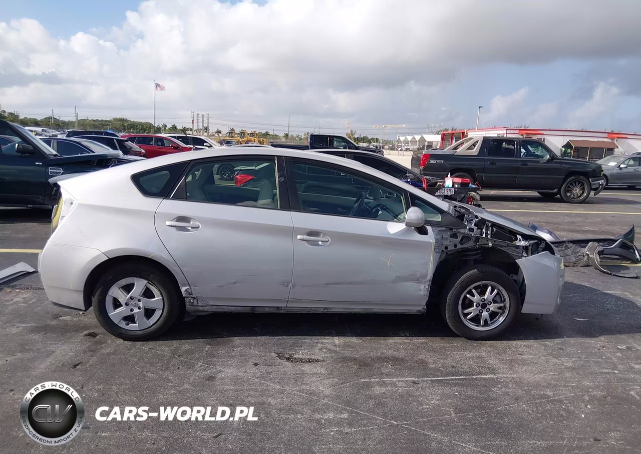 2011 Toyota Prius Two VIN:JTDKN3DU1B1380827 - 14