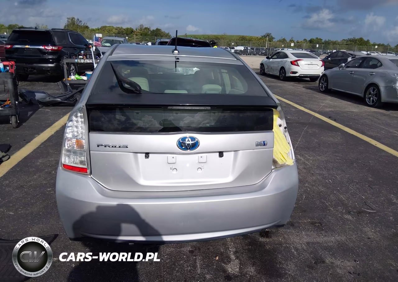 2011 Toyota Prius Two VIN:JTDKN3DU1B1380827 - 17