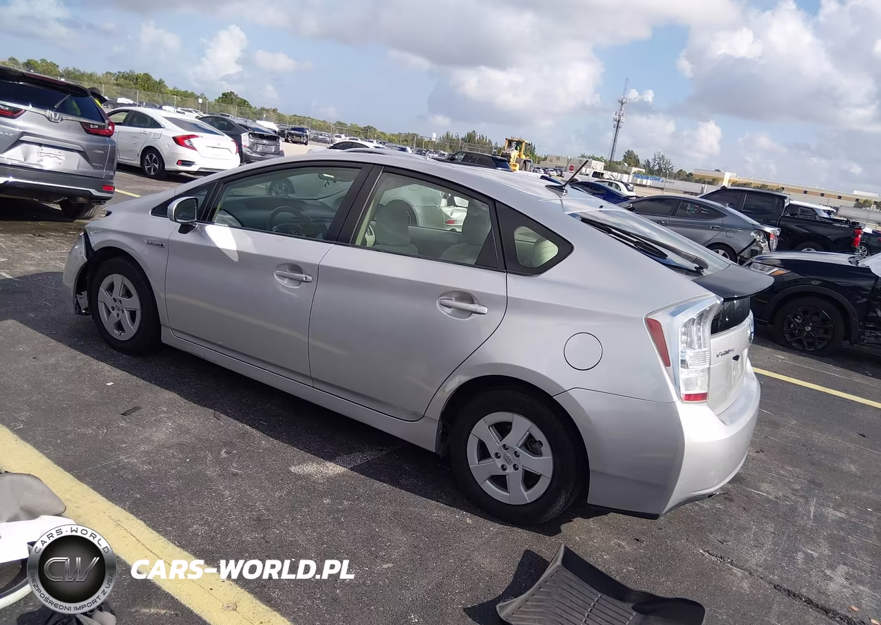 2011 Toyota Prius Two VIN:JTDKN3DU1B1380827 - 3