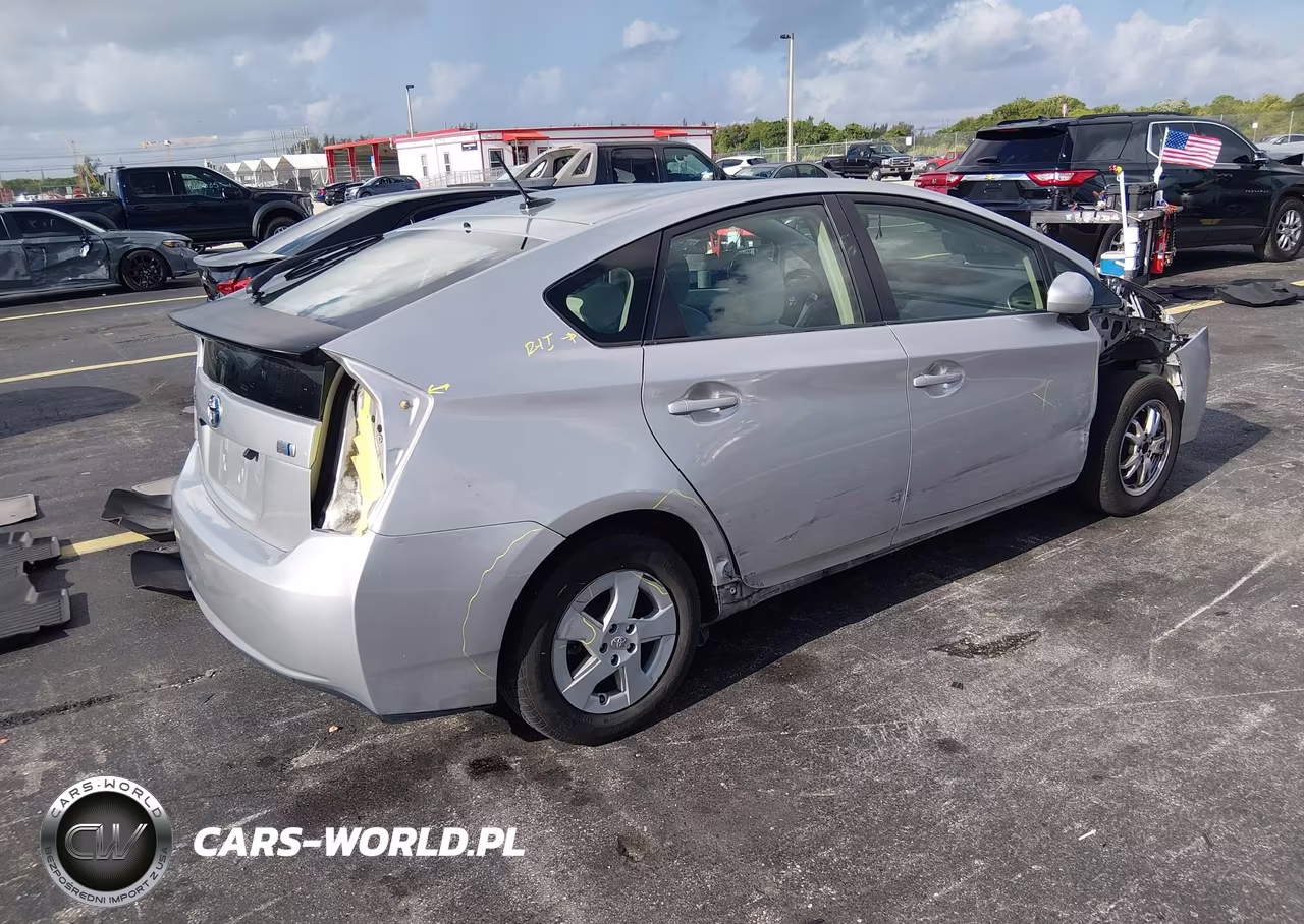 2011 Toyota Prius Two VIN:JTDKN3DU1B1380827 - 4