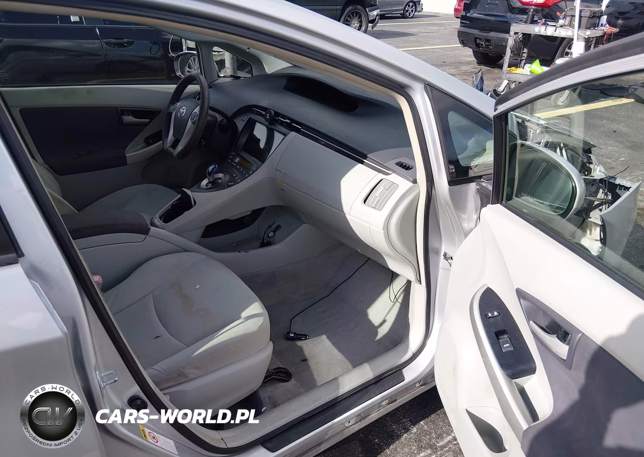 2011 Toyota Prius Two VIN:JTDKN3DU1B1380827 - 5