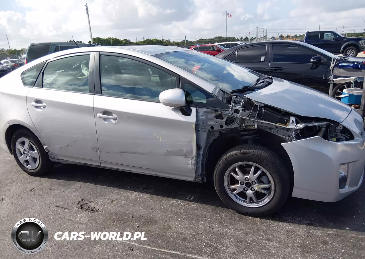 2011 Toyota Prius Two VIN:JTDKN3DU1B1380827 - 6
