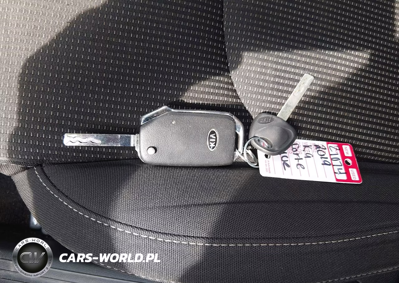 2019 Kia Forte Fe VIN:3KPF24AD1KE106643 - 11
