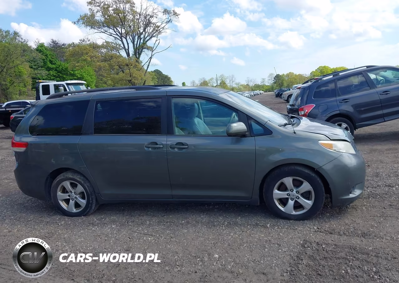 2013 Toyota Sienna Le V6 8 Passenger VIN:5TDKK3DC4DS283000 - 13