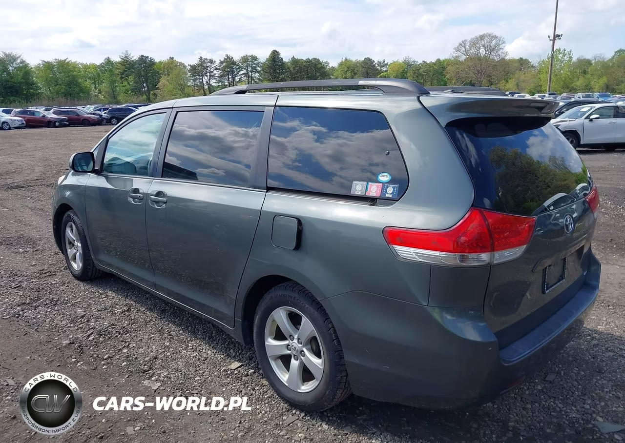 2013 Toyota Sienna Le V6 8 Passenger VIN:5TDKK3DC4DS283000 - 14