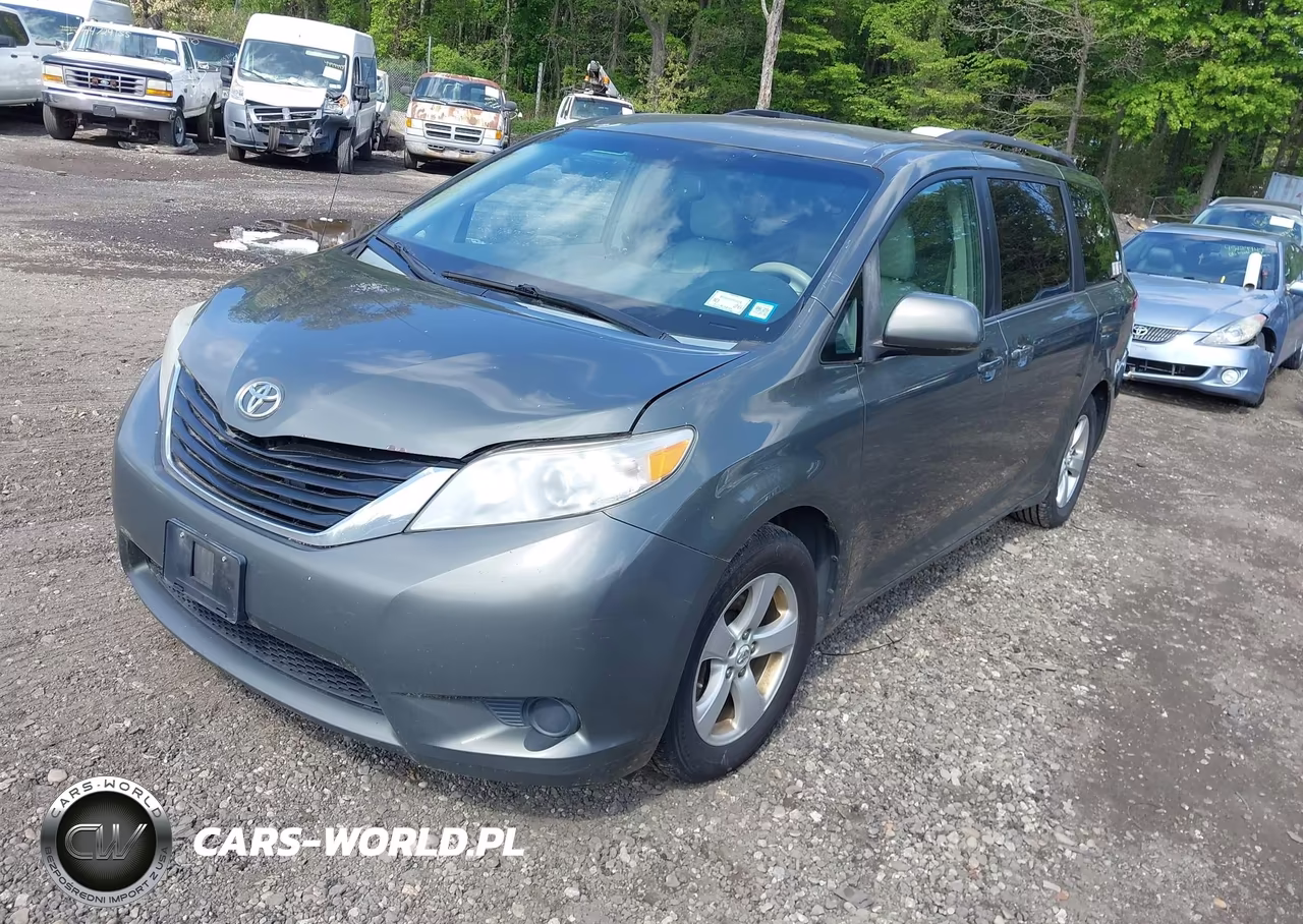 2013 Toyota Sienna Le V6 8 Passenger VIN:5TDKK3DC4DS283000 - 2