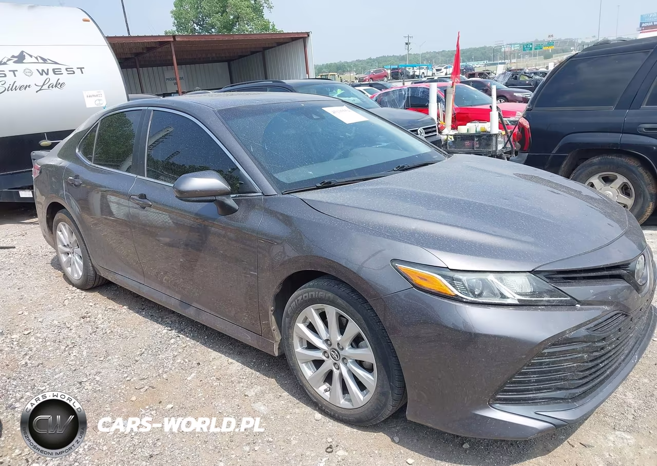 2019 Toyota Camry Le VIN:4T1B11HK3KU198467 - 13