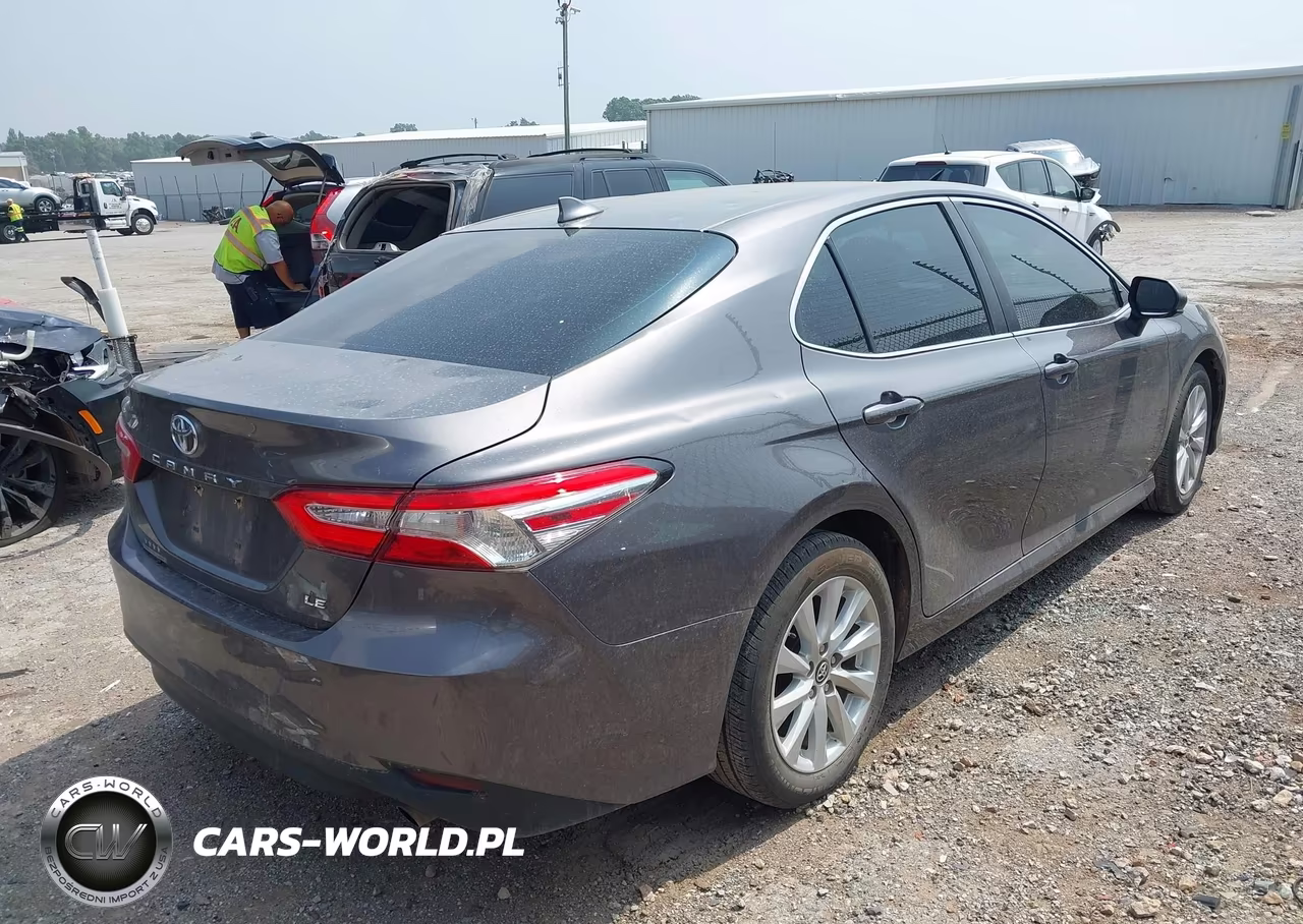 2019 Toyota Camry Le VIN:4T1B11HK3KU198467 - 4