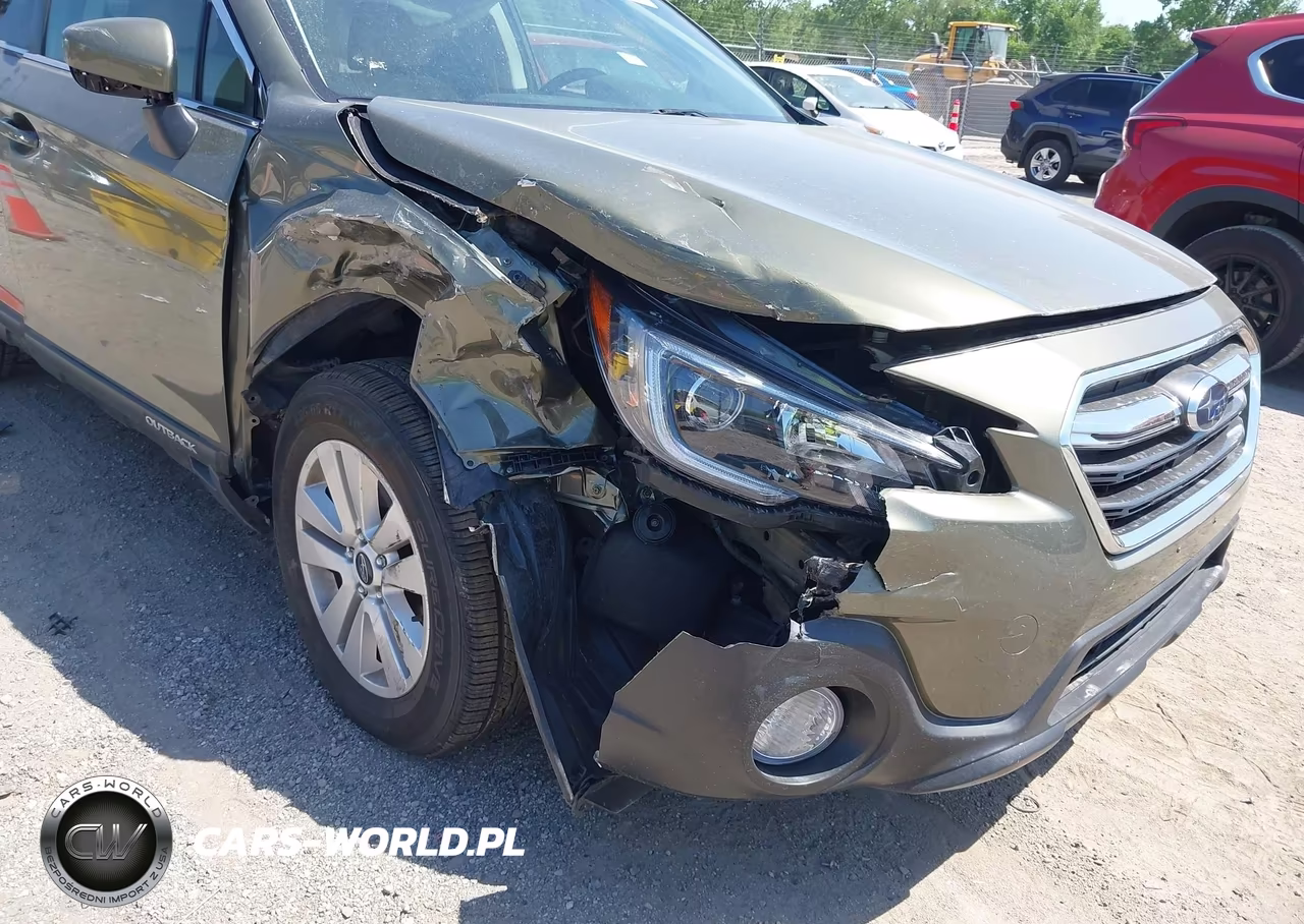 2018 Subaru Outback 2.5I Premium VIN:4S4BSADC0J3362354 - 17