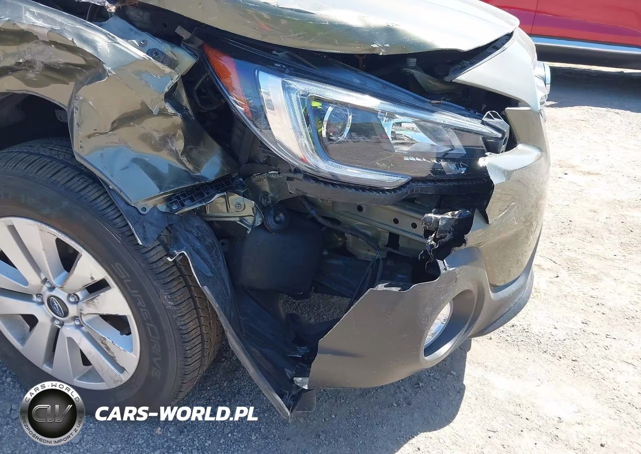 2018 Subaru Outback 2.5I Premium VIN:4S4BSADC0J3362354 - 18