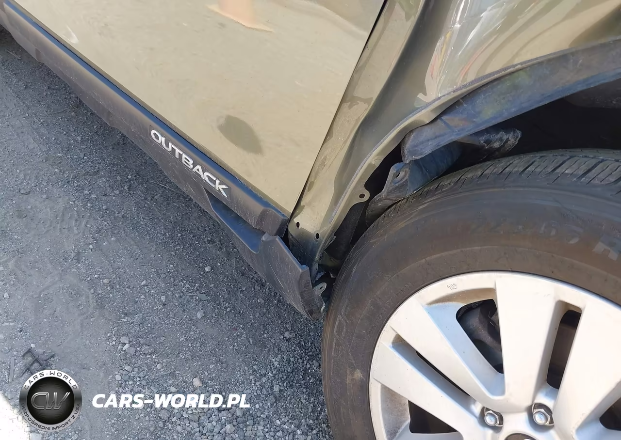2018 Subaru Outback 2.5I Premium VIN:4S4BSADC0J3362354 - 19