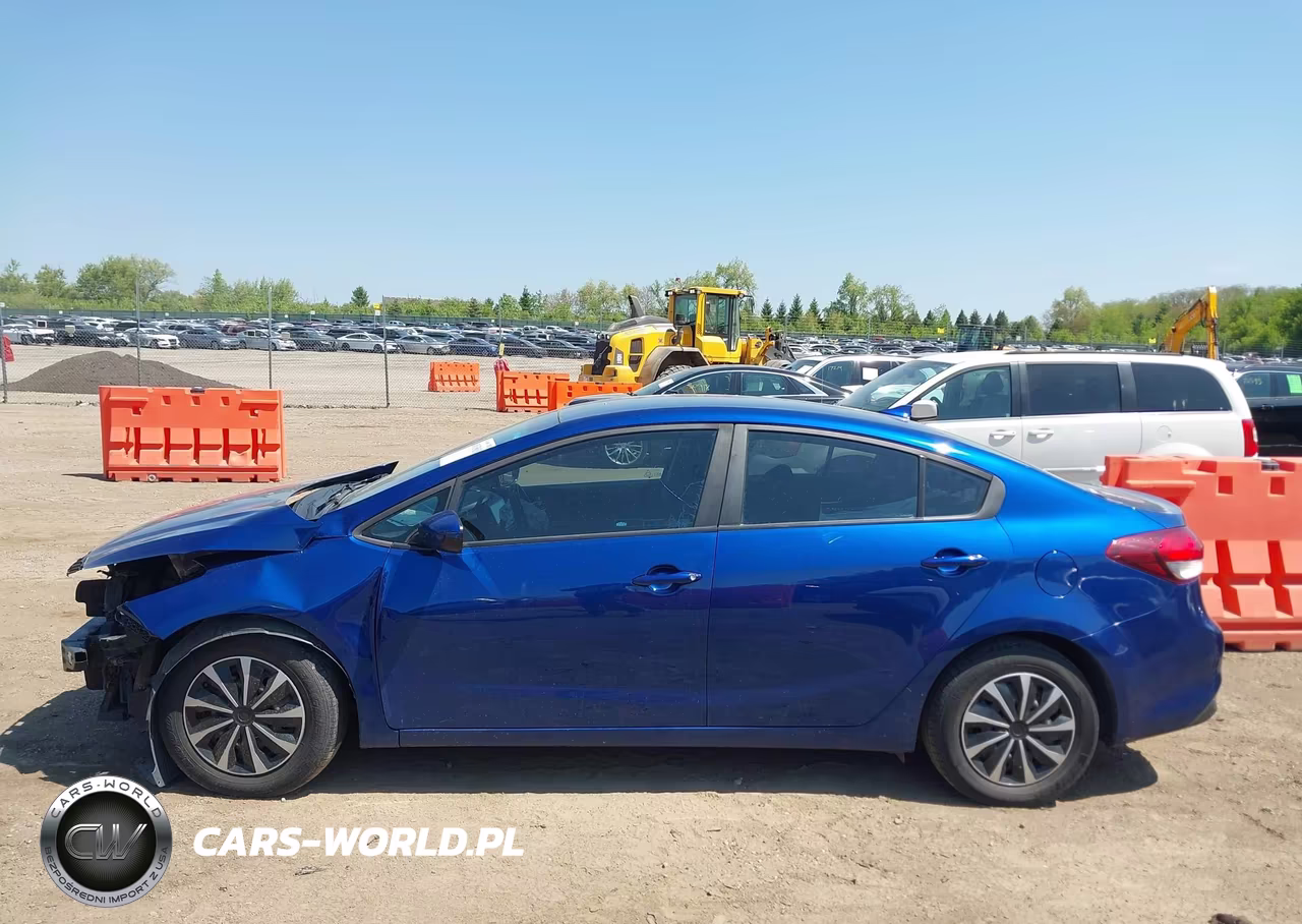 2018 Kia Forte Lx VIN:3KPFK4A74JE185184 - 15