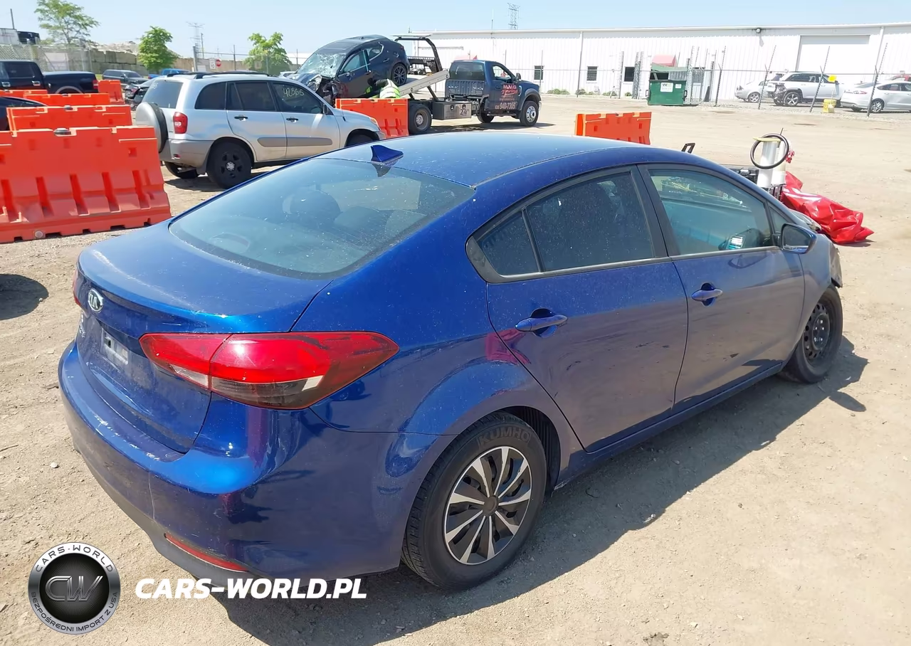 2018 Kia Forte Lx VIN:3KPFK4A74JE185184 - 4