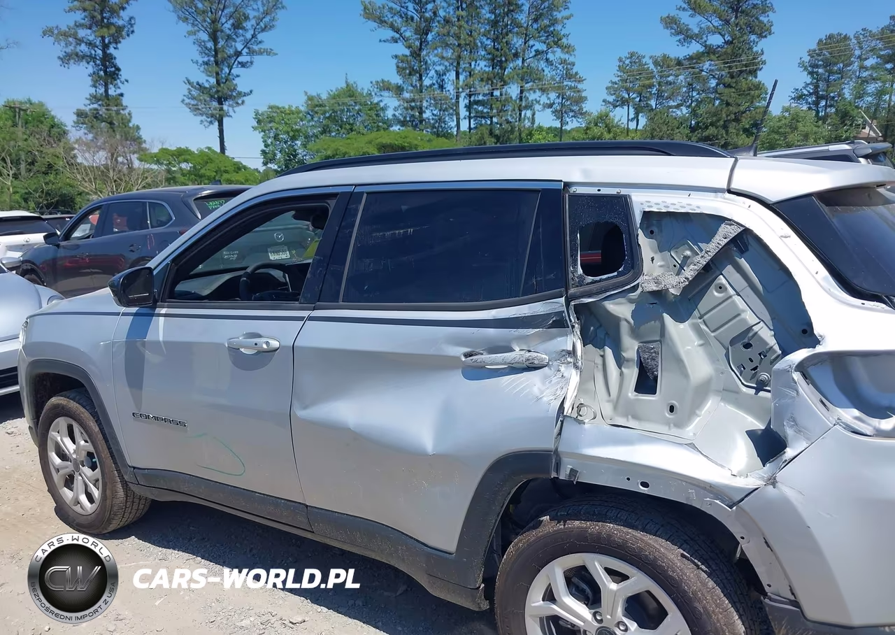 2025 Jeep Compass Latitude 4X4 VIN:3C4NJDBN2ST579789 - 14