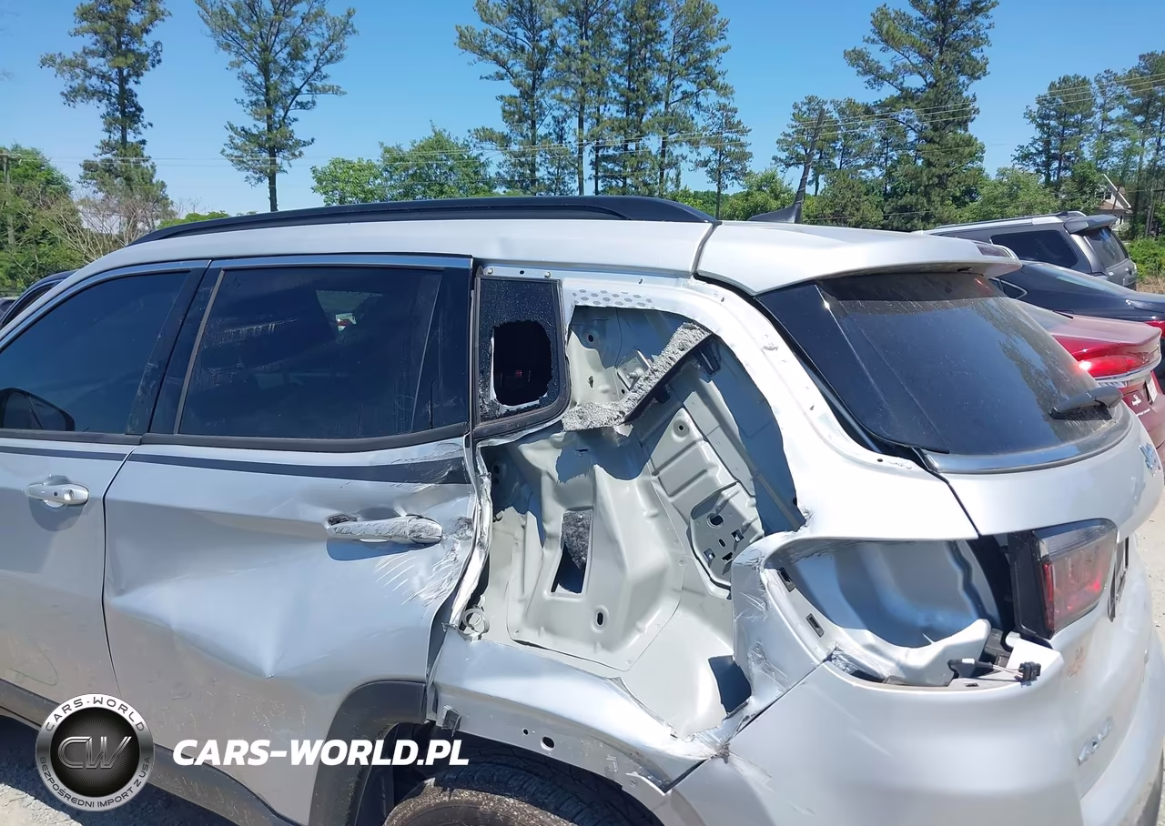 2025 Jeep Compass Latitude 4X4 VIN:3C4NJDBN2ST579789 - 6