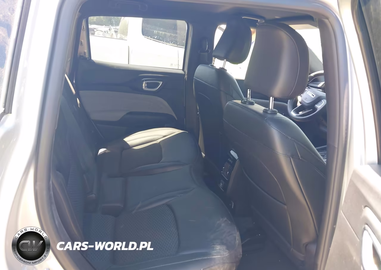 2025 Jeep Compass Latitude 4X4 VIN:3C4NJDBN2ST579789 - 8