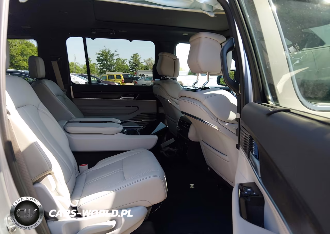 2025 Jeep Grand Wagoneer 4X4 VIN:1C4SJVEP9SS502344 - 8