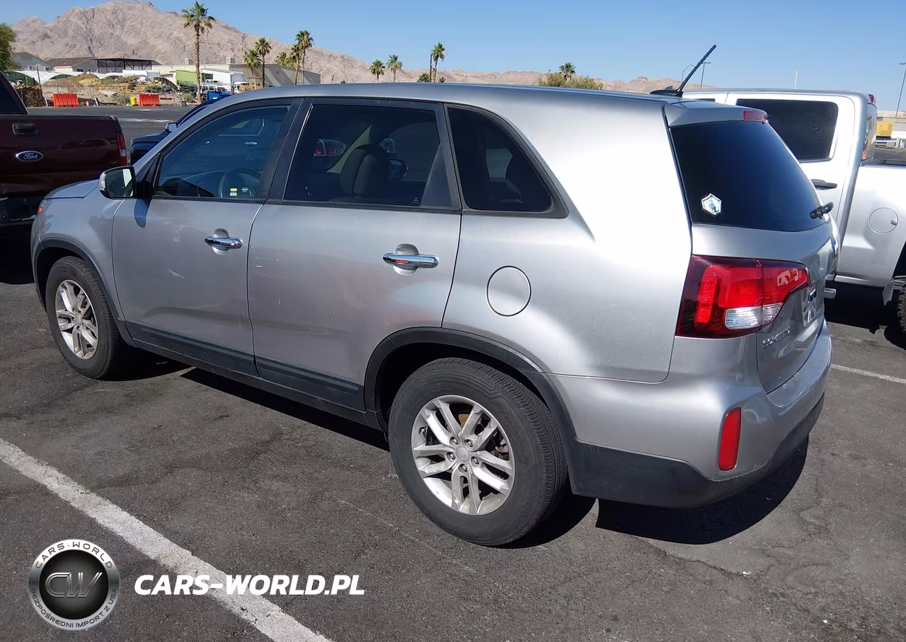 2014 Kia Sorento Lx VIN:5XYKT3A63EG550265 - 3