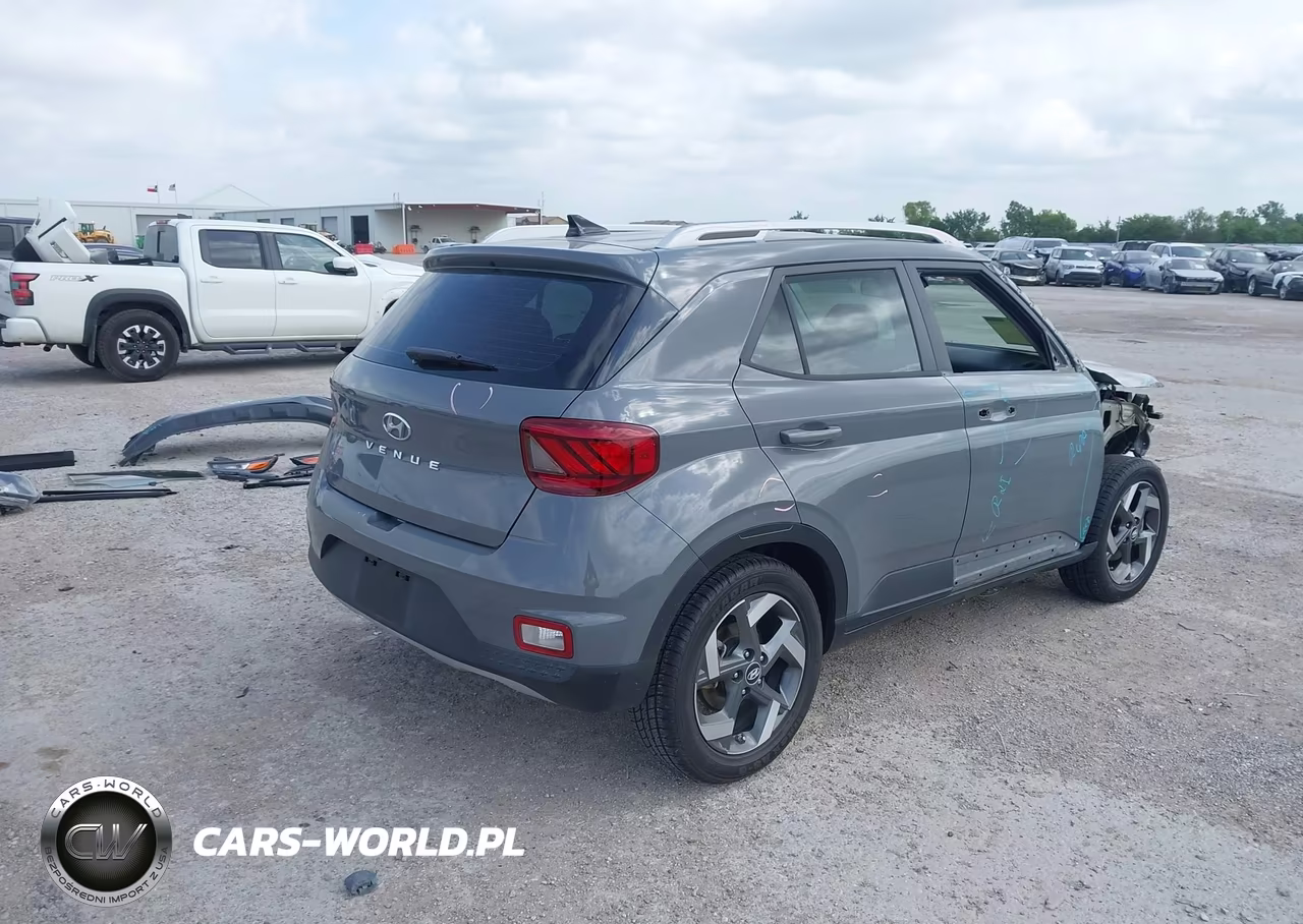 2020 Hyundai Venue Sel VIN:KMHRC8A38LU017353 - 4
