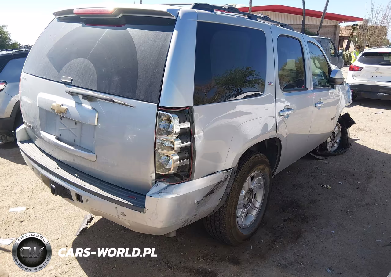 2013 Chevrolet Tahoe Lt VIN:1GNSKBE07DR200468 - 4