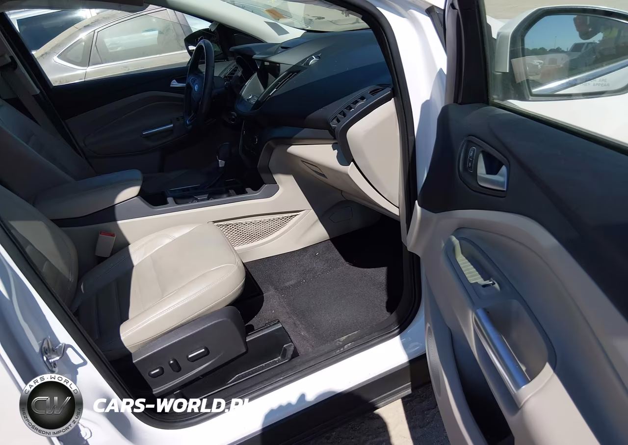 2017 Ford Escape Se VIN:1FMCU0GD3HUC72729 - 5