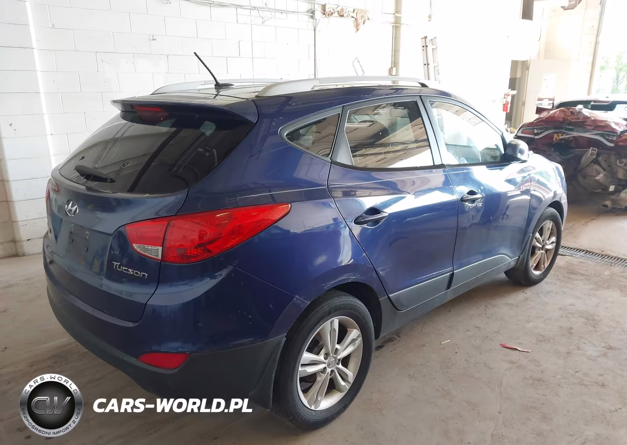 2011 Hyundai Tucson Gls VIN:KM8JU3AC3BU278045 - 4