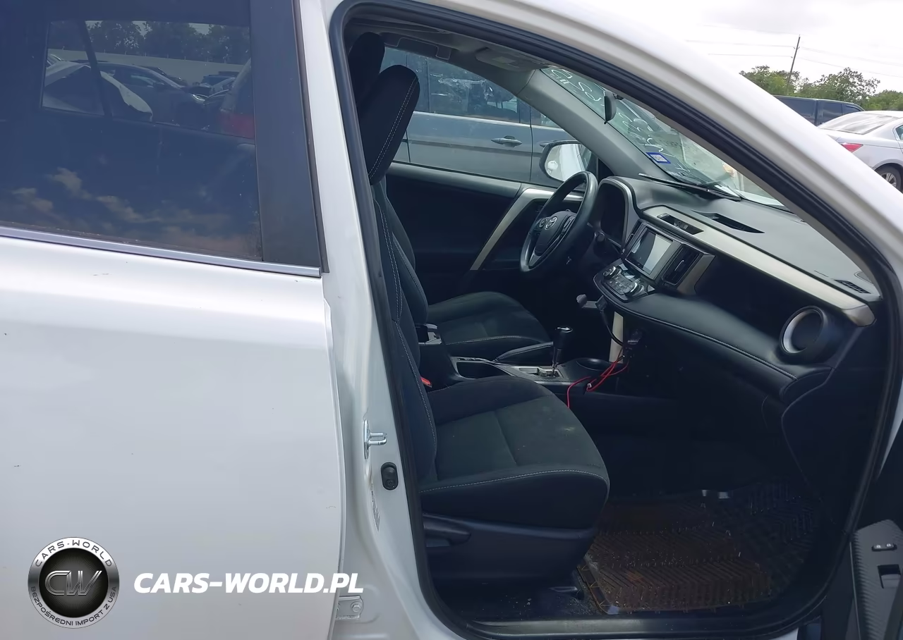 2015 Toyota Rav4 Xle VIN:2T3RFREV1FW331625 - 5