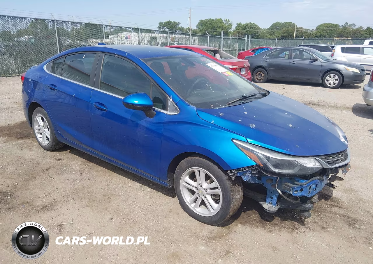 2018 Chevrolet Cruze Lt Auto – zdjęcie 1 z 17
