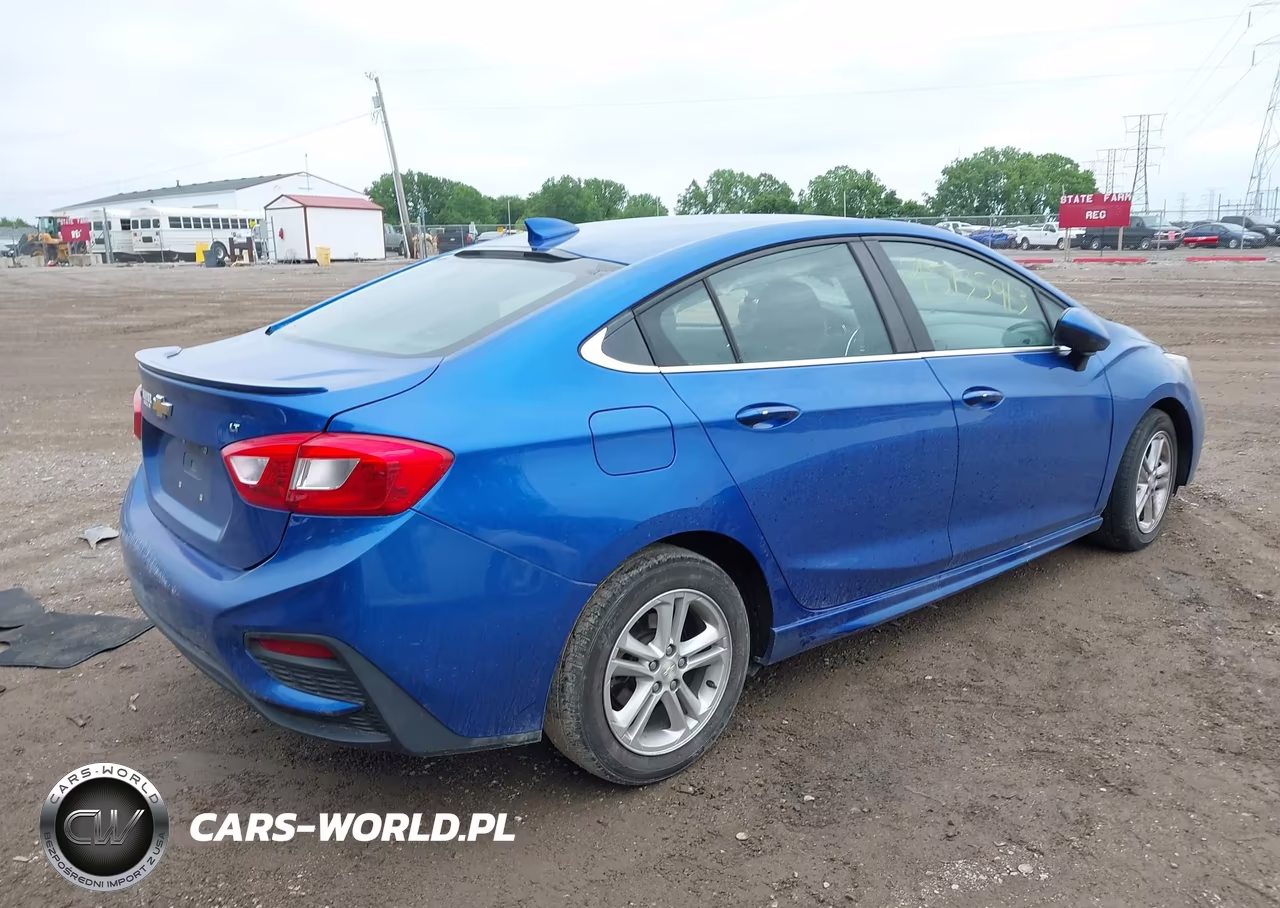 2017 Chevrolet Cruze Lt Auto VIN:1G1BE5SM6H7187070 - 4