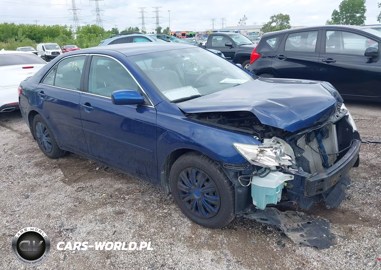 2011 Toyota Camry Le – zdjęcie 1 z 12