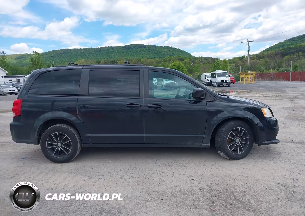 2018 Dodge Grand Caravan Gt VIN:2C4RDGEG3JR299565 - 14