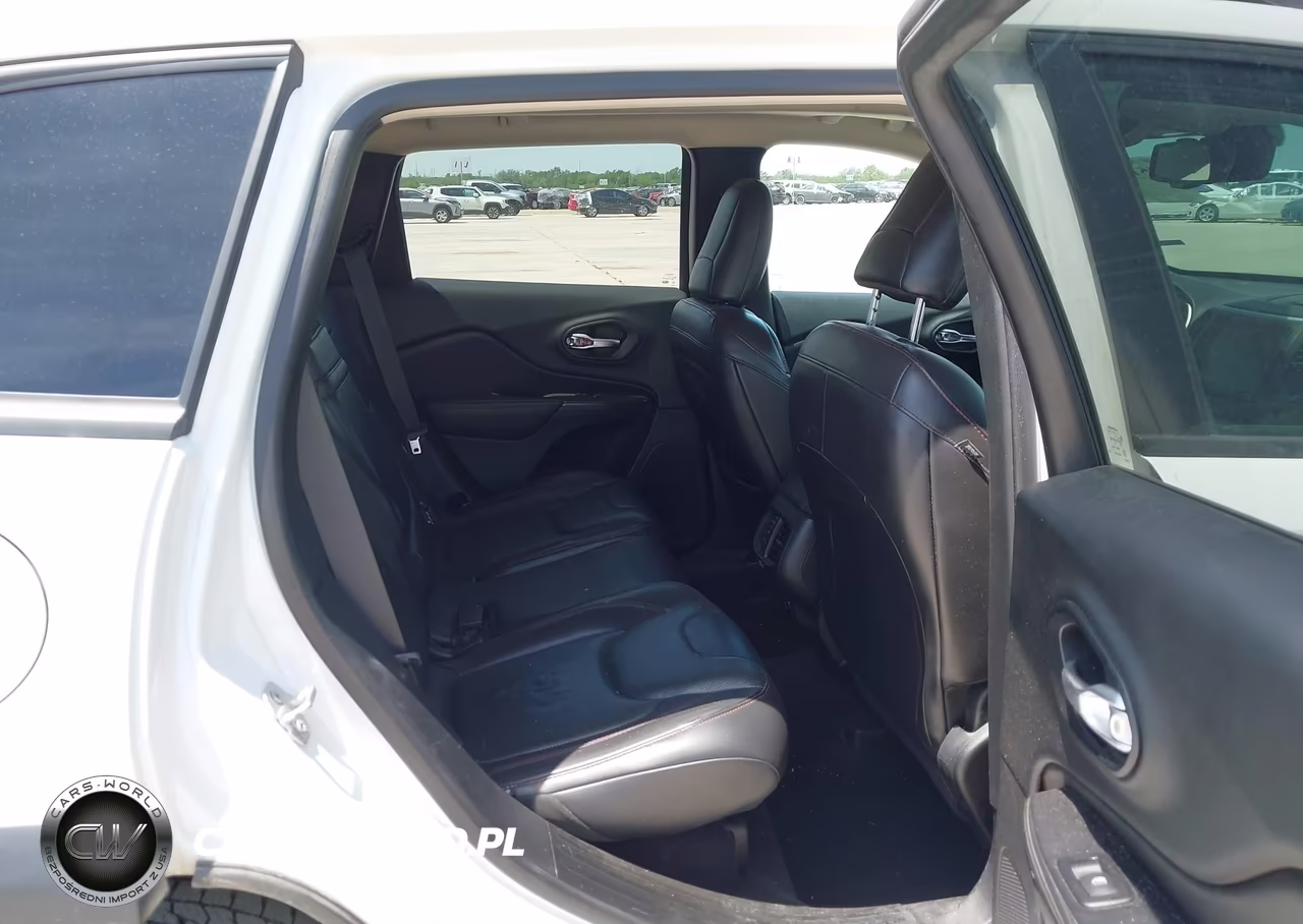 2017 Jeep Cherokee Trailhawk L Plus 4X4 VIN:1C4PJMBS6HW506457 - 8
