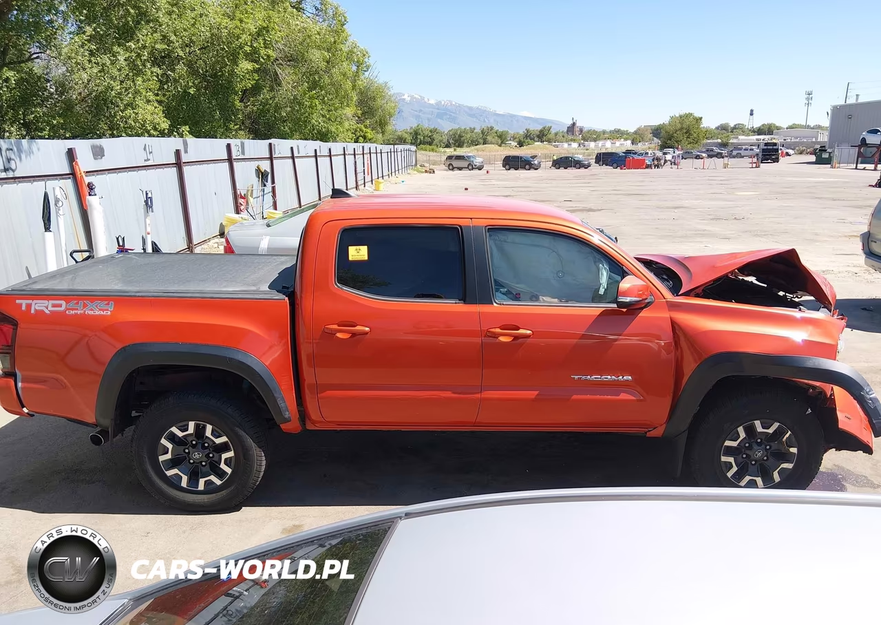 2018 Toyota Tacoma Trd Off Road VIN:5TFCZ5AN3JX123326 - 14