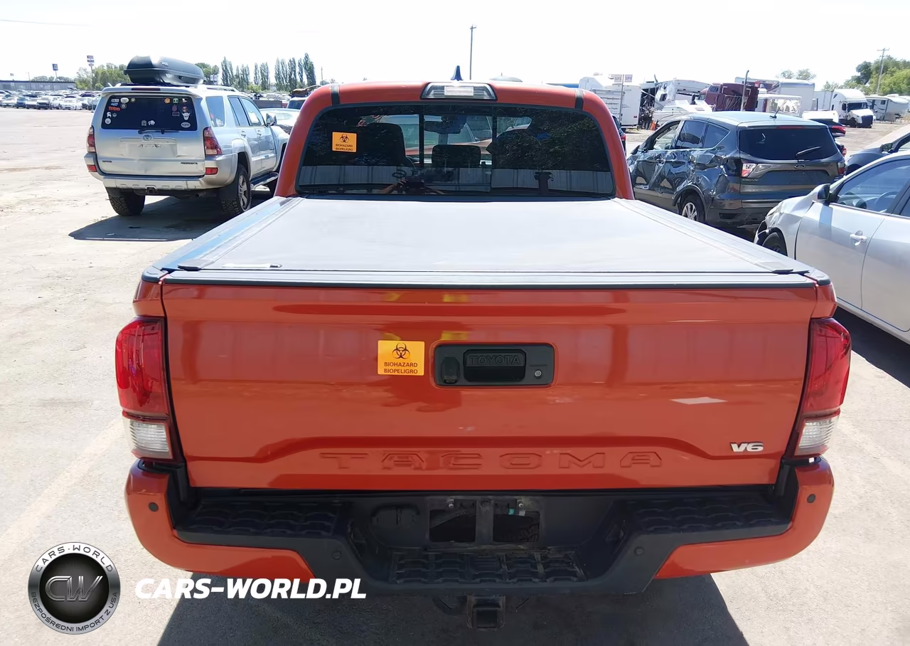 2018 Toyota Tacoma Trd Off Road VIN:5TFCZ5AN3JX123326 - 17