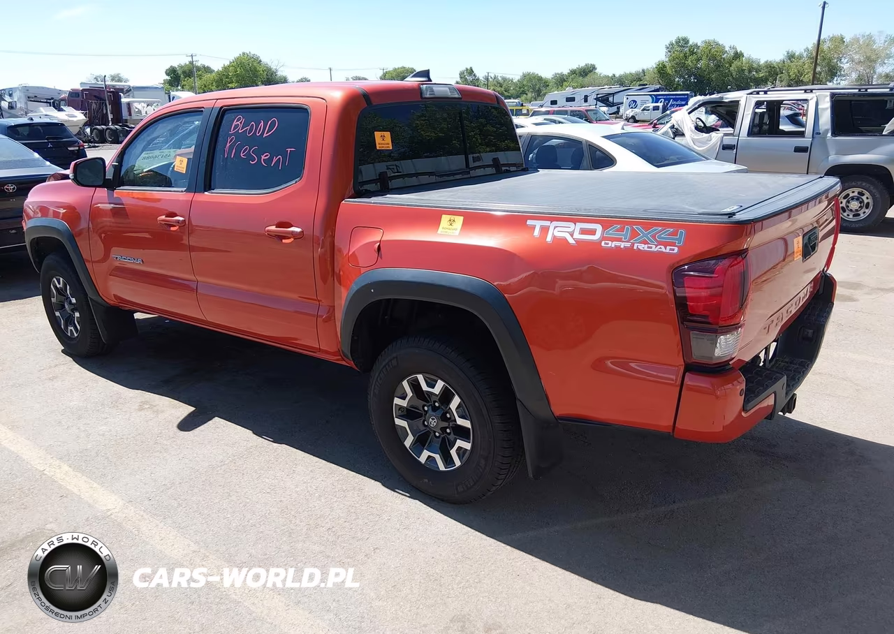 2018 Toyota Tacoma Trd Off Road VIN:5TFCZ5AN3JX123326 - 3