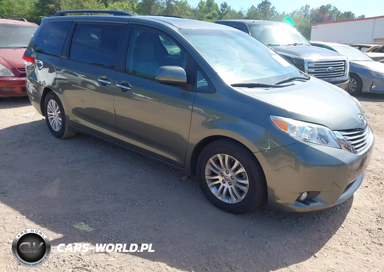 2013 Toyota Sienna Xle V6 8 Passenger