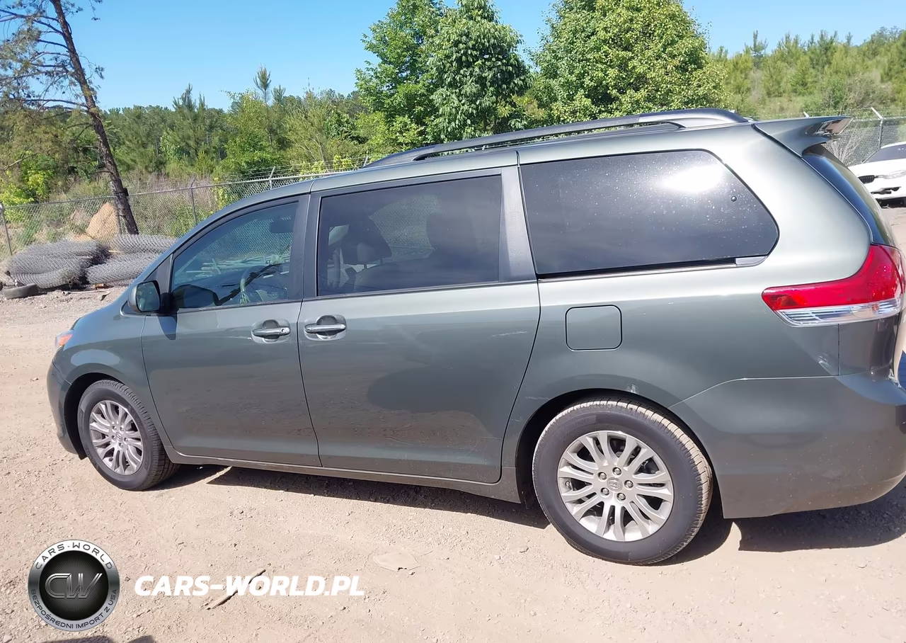 2013 Toyota Sienna Xle V6 8 Passenger VIN:5TDYK3DC2DS324766 - 14