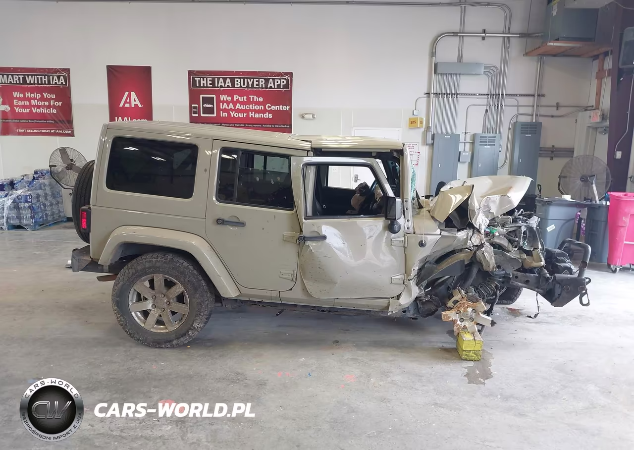 2017 Jeep Wrangler Unlimited Sahara 4X4 VIN:1C4BJWEG2HL578819 - 13