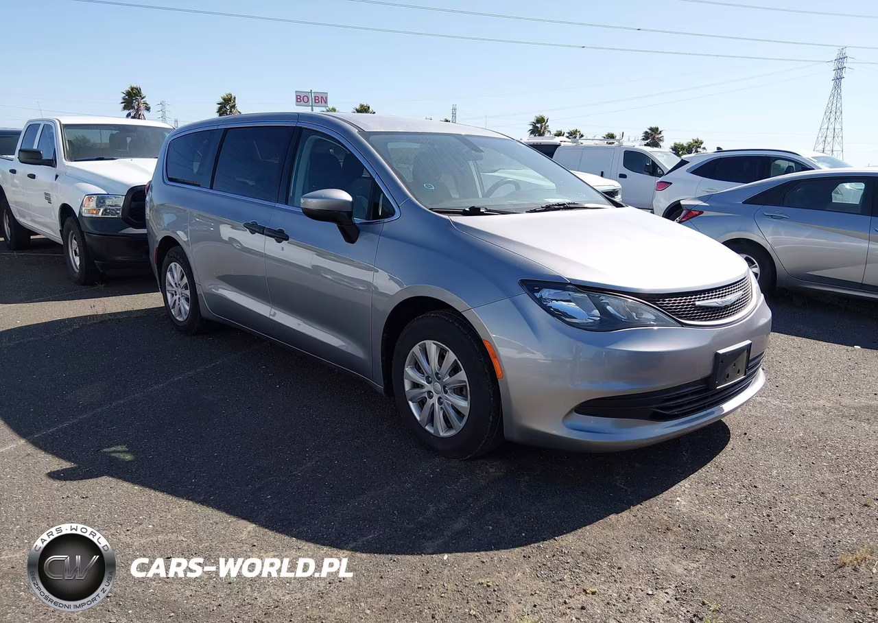 2020 Chrysler Voyager L