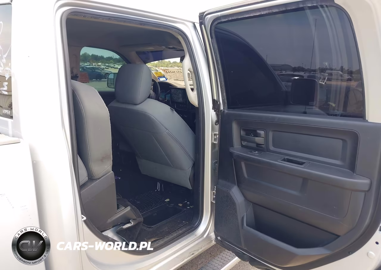 2017 Ram 2500 Tradesman 4X4 6'4 Box VIN:3C6UR5CJ8HG730763 - 8