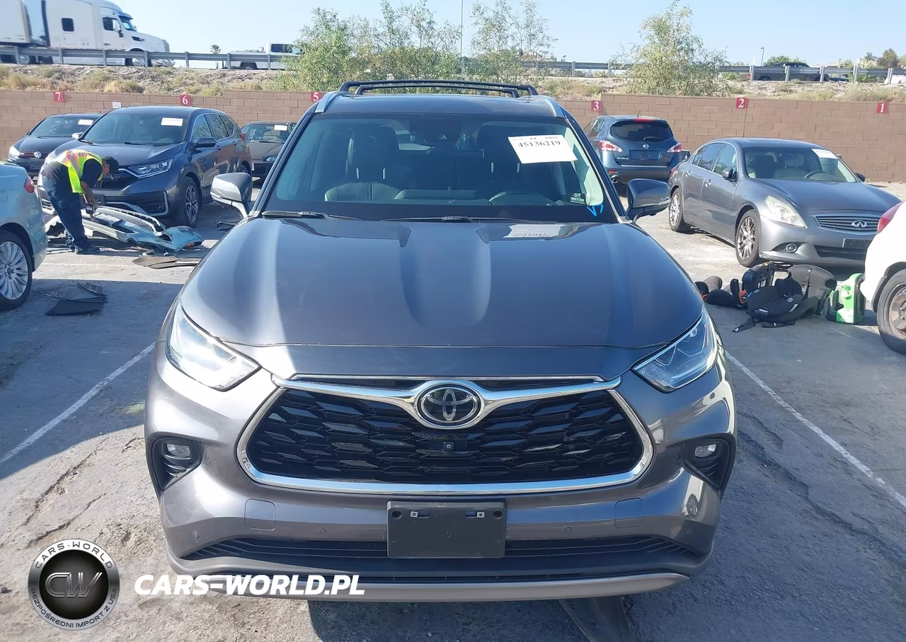 2023 Toyota Highlander Platinum VIN:5TDKDRAHXPS043273 - 12