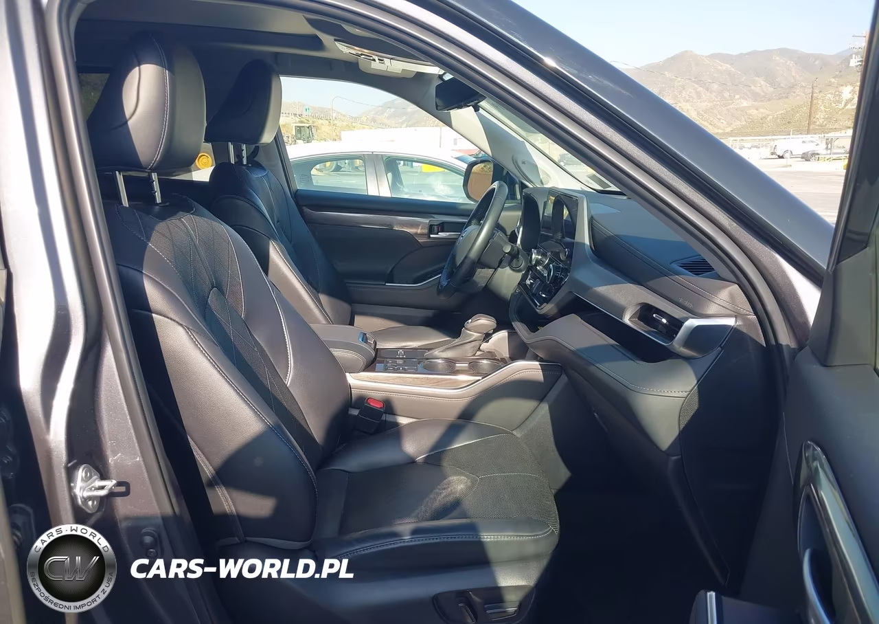 2023 Toyota Highlander Platinum VIN:5TDKDRAHXPS043273 - 5