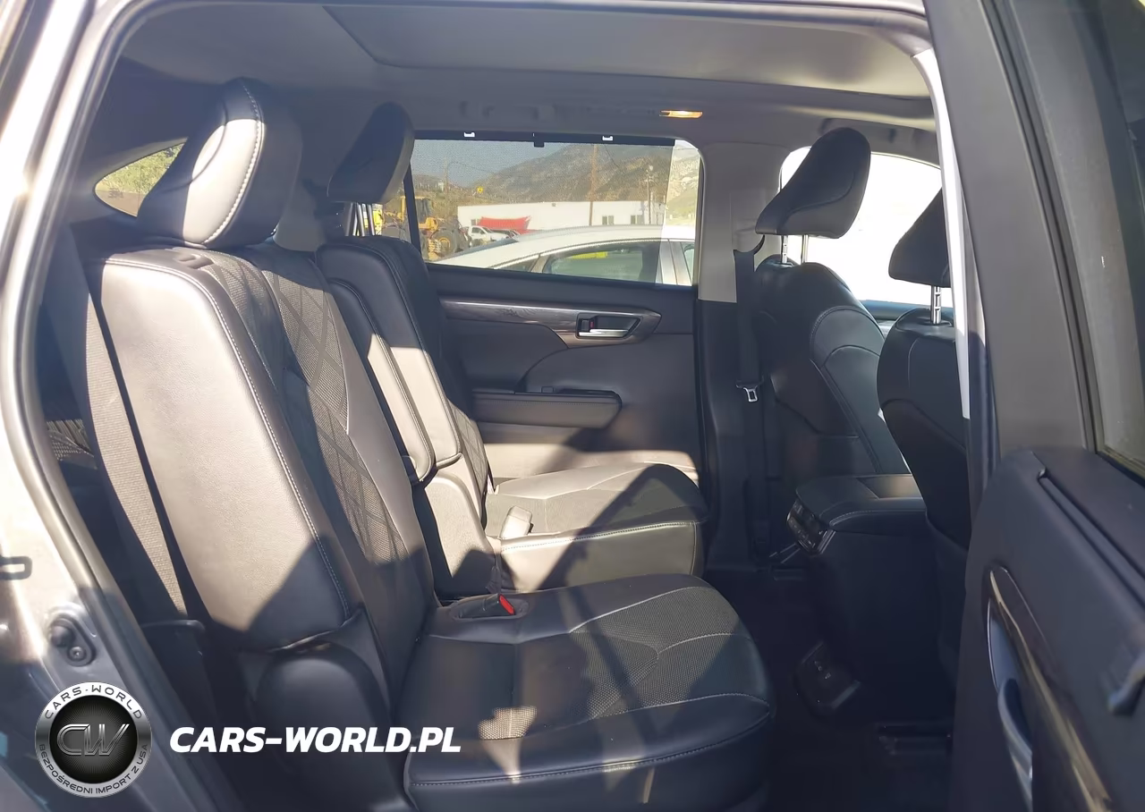2023 Toyota Highlander Platinum VIN:5TDKDRAHXPS043273 - 8