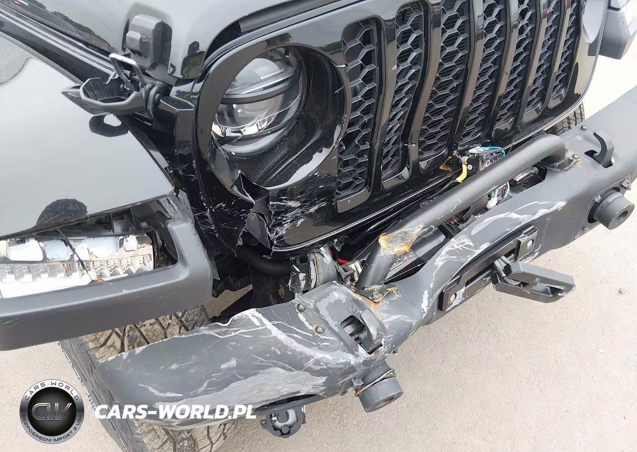 2020 Jeep Wrangler Unlimited Sahara 4X4 VIN:1C4HJXEG4LW126216 - 6