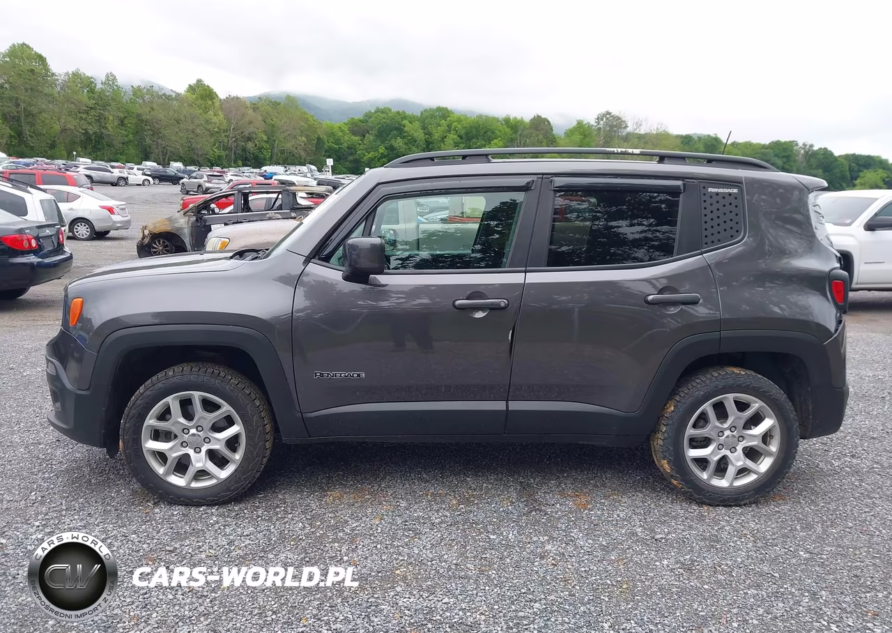 2018 Jeep Renegade Latitude 4X4 VIN:ZACCJBBB8JPJ11831 - 14